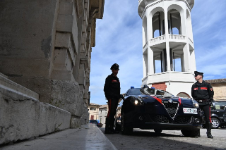Filottrano - Sorpreso in piazza  mentre era ai domiciliari, 27enne finisce in carcere